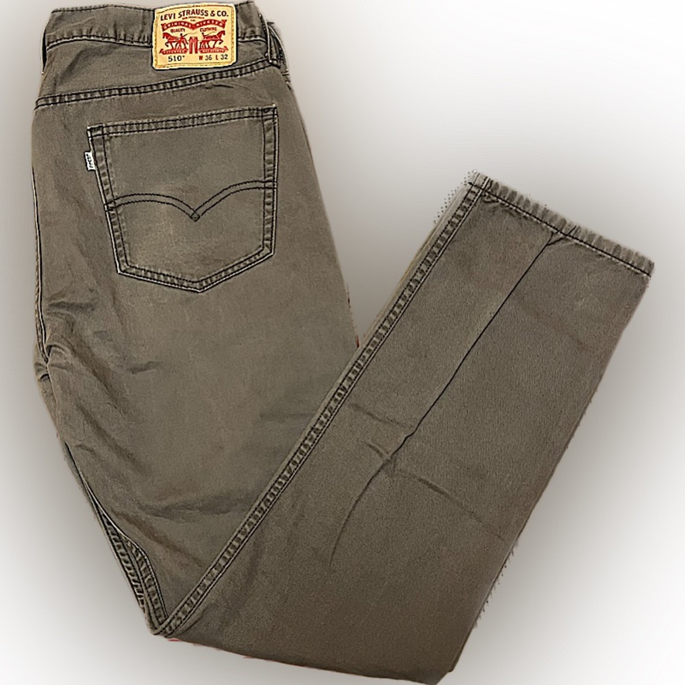 Levi’s pants